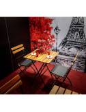 deux chaises et une table Bistrot