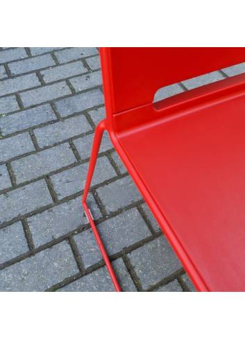 chaise empilable - Filo rouge - détails