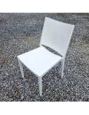 chaise Corbion blanche