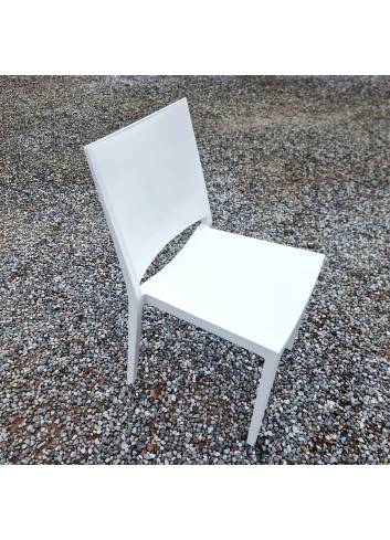 chaise Corbion blanche