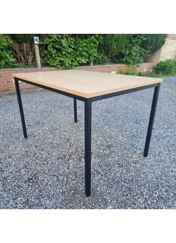 120x80 cm table de Cantine plateau hêtre, piétements noirs